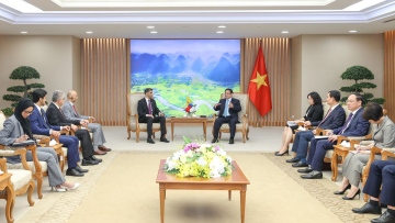 Photo: Thani Al Zeyoudi meets Vietnam’s Prime Minister Pham Minh Chinh as UAE Seeks Stronger Trade and Investment Ties