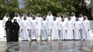 Photo: Mohammed Bin Rashid receives Dubai Housing Programme staff to thank them personally for excellent services